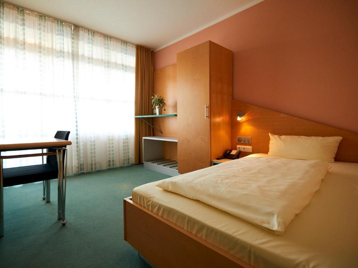 Sportschule Oberhaching Hotell Exteriör bild